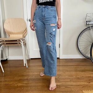 Hollister Ultra High-Rise Dad Jeans size 3R 26 embroidered Floral Denim